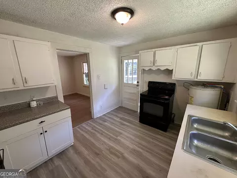 Kitchen - 133 Avon St, Toccoa, GA 30577 photo 2 of 3