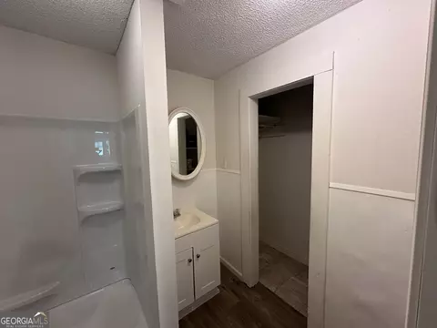 Bath - 133 Avon St, Toccoa, GA 30577 photo 1 of 2