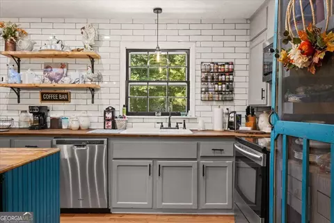 Kitchen - Undisclosed, Calhoun, GA 30701 photo 2 of 4
