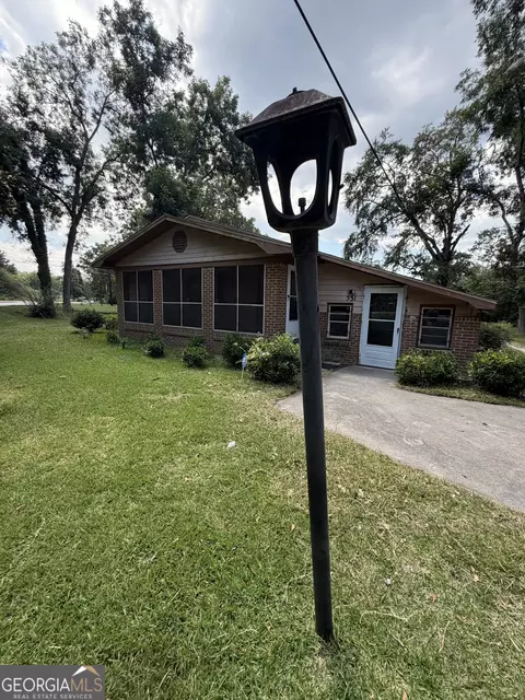 531 Smith St, Tennille, GA 31089