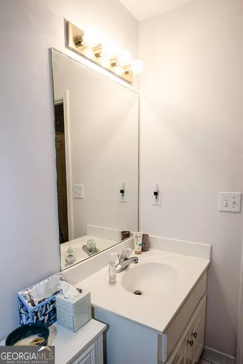 Bath - 405 Radcliffe Trce, Covington, GA 30016 photo 8 of 8