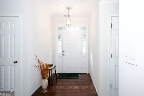 Entry Way - 405 Radcliffe Trce, Covington, GA 30016 photo 2 of 11