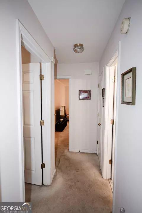 Entry Way - 405 Radcliffe Trce, Covington, GA 30016 photo 6 of 11