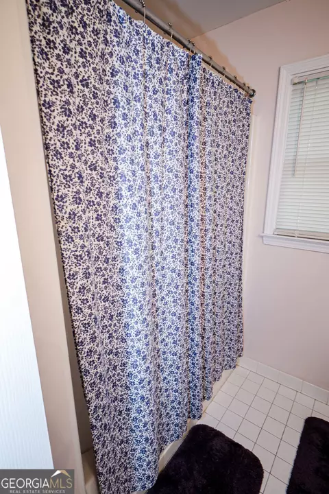 Bath - 405 Radcliffe Trce, Covington, GA 30016 photo 6 of 8