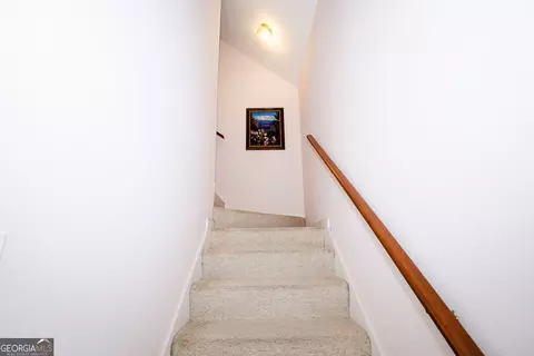 Entry Way - 405 Radcliffe Trce, Covington, GA 30016 photo 8 of 11