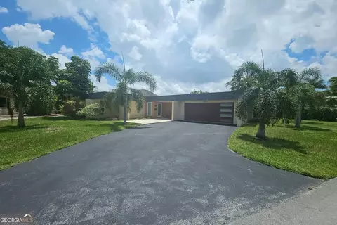 6104 Royal Poinciana Ln, Tamarac, FL 33319