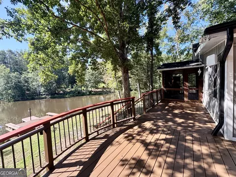 Exterior - 557 Benttree Cir, Toccoa, GA 30577 photo 6 of 13