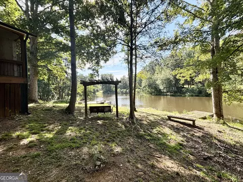Exterior - 557 Benttree Cir, Toccoa, GA 30577 photo 3 of 13