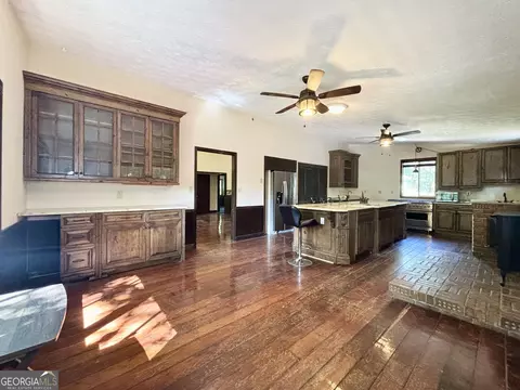 Kitchen - 557 Benttree Cir, Toccoa, GA 30577 photo 3 of 7