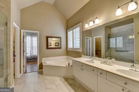 Bath - 4196 Cami Way NE, Buford, GA 30519 photo 6 of 8