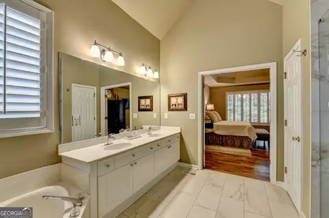 Bath - 4196 Cami Way NE, Buford, GA 30519 photo 4 of 8