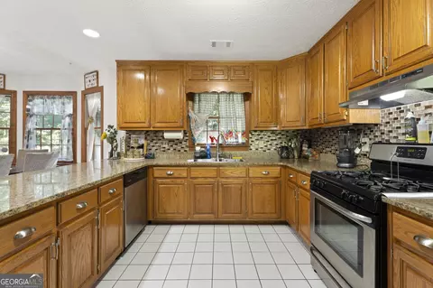 Kitchen - 735 Chambers Rd, Mcdonough, GA 30253 photo 4 of 4