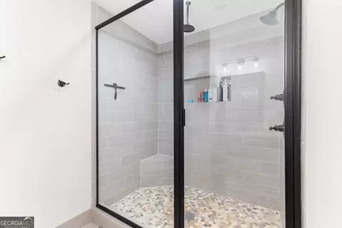 Bath - 105 Avington Chase, Perry, GA 31069 photo 4 of 5