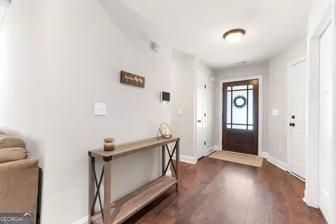Entry Way - 105 Avington Chase, Perry, GA 31069 photo 3 of 5