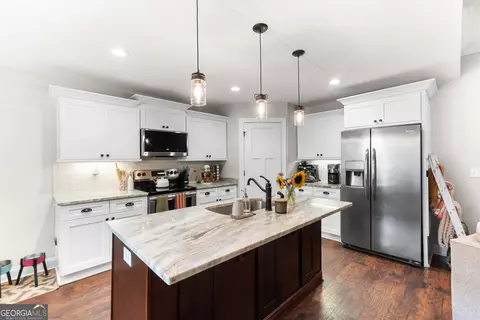Kitchen - 105 Avington Chase, Perry, GA 31069 photo 1 of 9