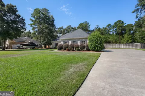 Exterior - 335 Westminster Dr, Guyton, GA 31312 photo 2 of 11