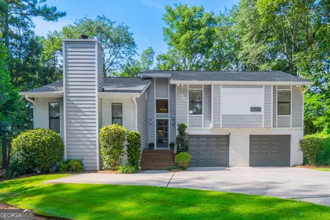 420 Stonebridge Dr, Roswell, GA 30075