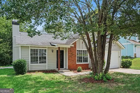 2062 W Morgans Bluff Ct, Lithonia, GA 30058