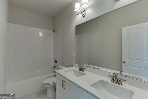 Bath - 450 Thunder Rd, Buford, GA 30518 photo 4 of 6
