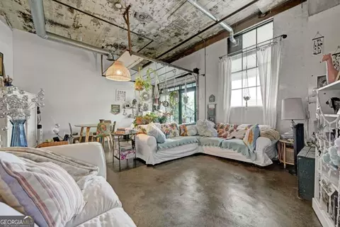 881 Memorial Dr SE #117, Atlanta, GA 30316