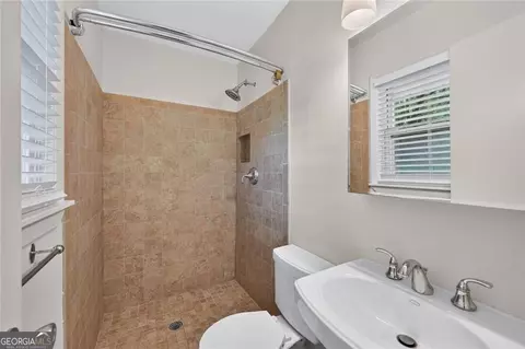 Bath - 3659 Admiral Dr, Chamblee, GA 30341 photo 2 of 2