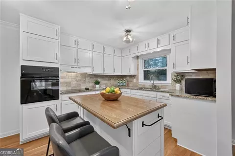 Kitchen - 3659 Admiral Dr, Chamblee, GA 30341 photo 2 of 2