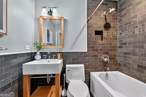 Bath - 3659 Admiral Dr, Chamblee, GA 30341 photo 1 of 2