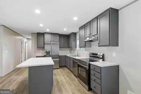 Kitchen - 921 Smith Loop Rd, Demorest, GA 30535 photo 1 of 2