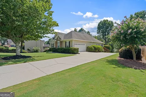 Exterior - 4170 Ruby Forest Blvd, Suwanee, GA 30024 photo 7 of 10