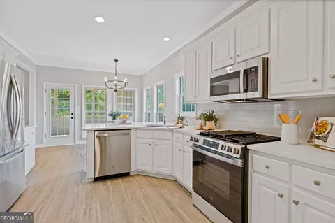 Kitchen - 4170 Ruby Forest Blvd, Suwanee, GA 30024 photo 2 of 2