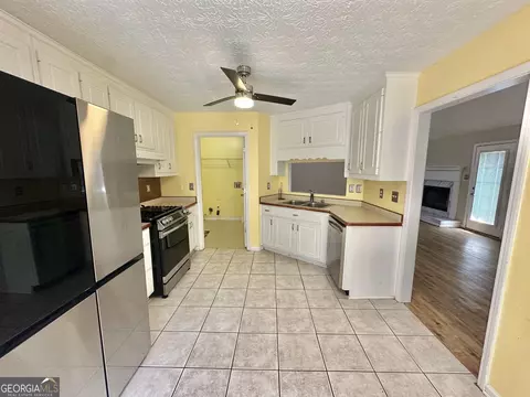 Kitchen - 30 Syracuse Ln, Covington, GA 30016 photo 3 of 5