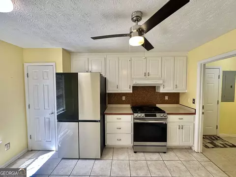 Kitchen - 30 Syracuse Ln, Covington, GA 30016 photo 2 of 5