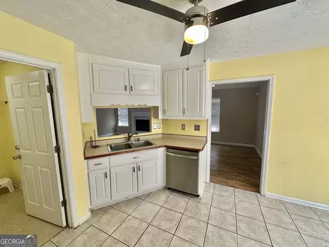 Kitchen - 30 Syracuse Ln, Covington, GA 30016 photo 5 of 5