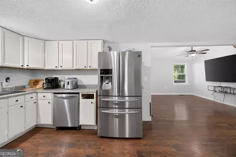 Kitchen - 39 Cabin Creek Cir, Commerce, GA 30529 photo 4 of 4