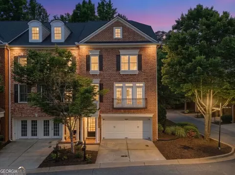 5511 Waters Edge Trl, Roswell, GA 30075