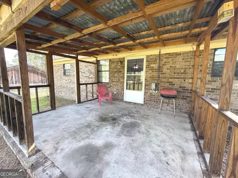 Exterior - 157 Ext N Jefferson St, Lyons, GA 30436 photo 3 of 5