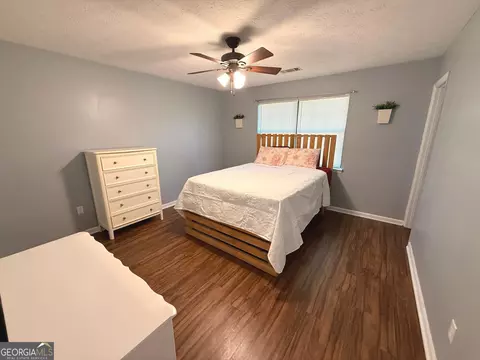 Bedroom - 157 Ext N Jefferson St, Lyons, GA 30436 photo 3 of 5