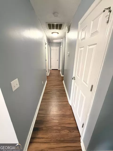 Entry Way - 157 Ext N Jefferson St, Lyons, GA 30436 photo 2 of 2