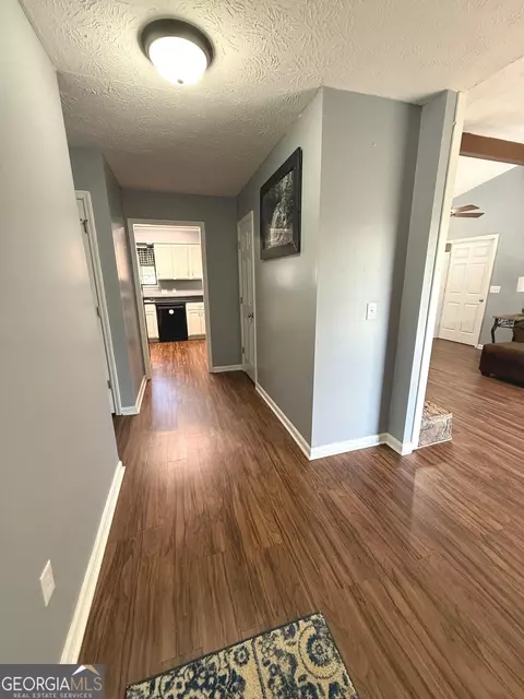 Entry Way - 157 Ext N Jefferson St, Lyons, GA 30436 photo 1 of 2