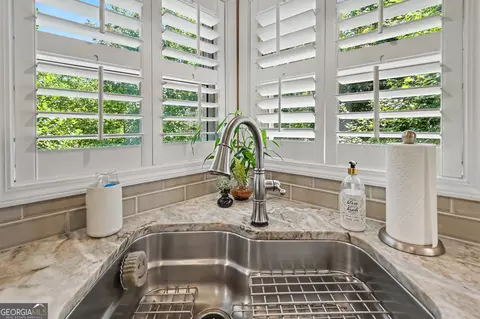 Kitchen - 174 Bell Colony Rd, Dillard, GA 30537 photo 6 of 8