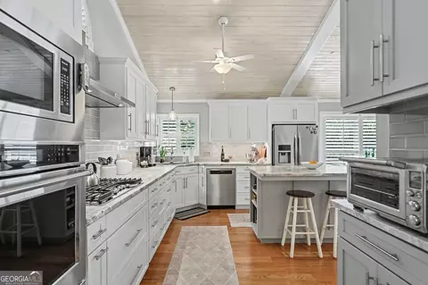Kitchen - 174 Bell Colony Rd, Dillard, GA 30537 photo 3 of 8