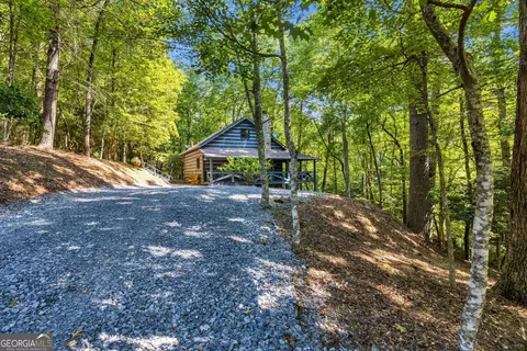 326 Honeysuckle Way, Blue Ridge, GA 30513