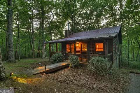 932 Granny Br, Blue Ridge, GA 30513