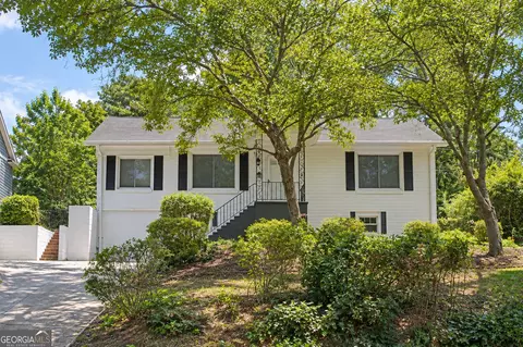 3160 Lake Ave, Hapeville, GA 30354