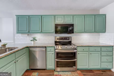 Kitchen - 2373 Whitney Rd, Monroe, GA 30655 photo 3 of 4