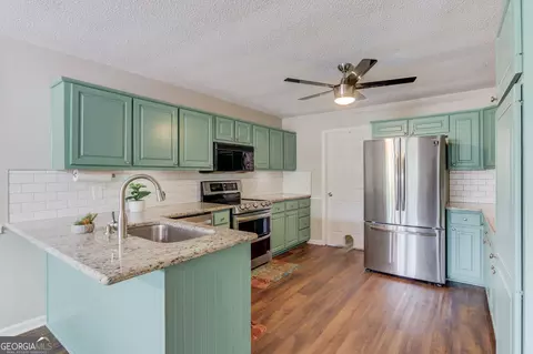 Kitchen - 2373 Whitney Rd, Monroe, GA 30655 photo 2 of 4
