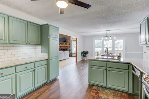 Kitchen - 2373 Whitney Rd, Monroe, GA 30655 photo 4 of 4