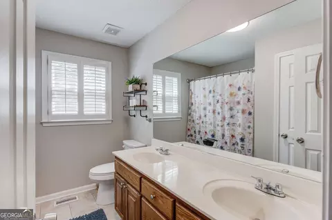 Bath - 2373 Whitney Rd, Monroe, GA 30655 photo 4 of 5