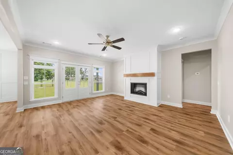 Living - 7 Honeysuckle Dr, Claxton, GA 30417 photo 1 of 3