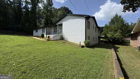 Exterior - 1050 Forest Heights Rd, Stone Mountain, GA 30083 photo 1 of 3